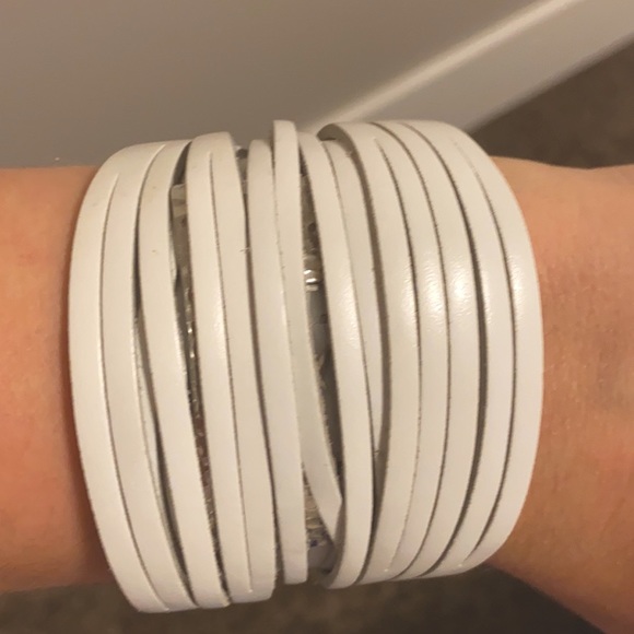 Nixon white leather and silver cuff watch - Picture 3 of 3